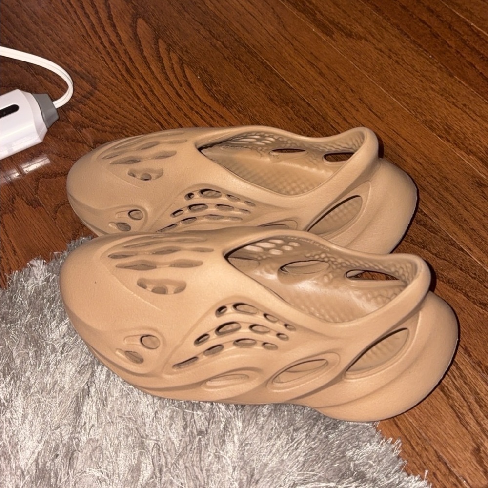 Addidas Yezzy foam runners